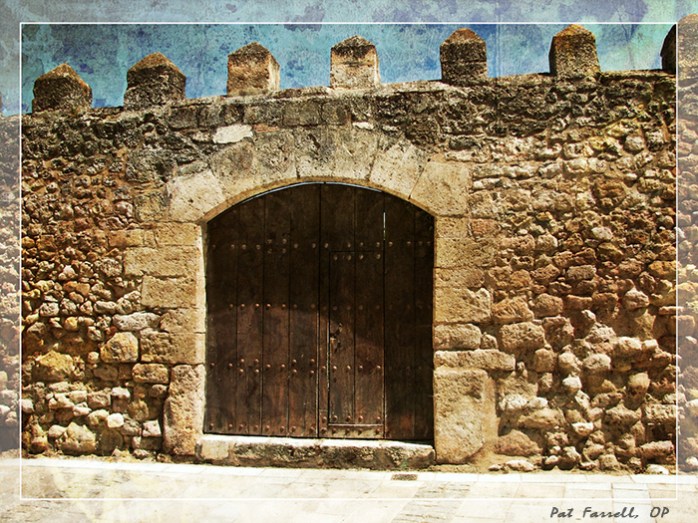 Let not the gate close