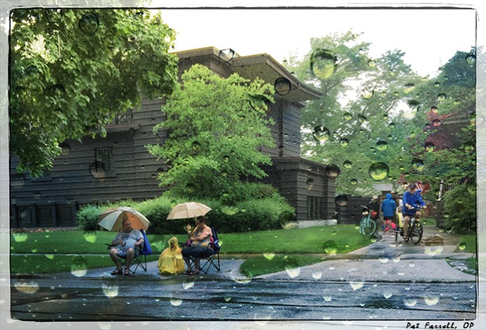 Never would I have imagined watching a parade in the rain. We just don't do it that way in California!